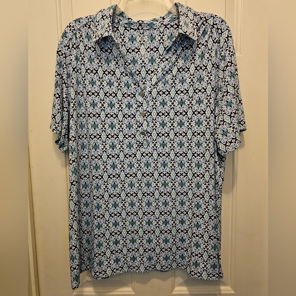 Croft&Barrow Women's Blue Geometric Patterned Shirt - 1X